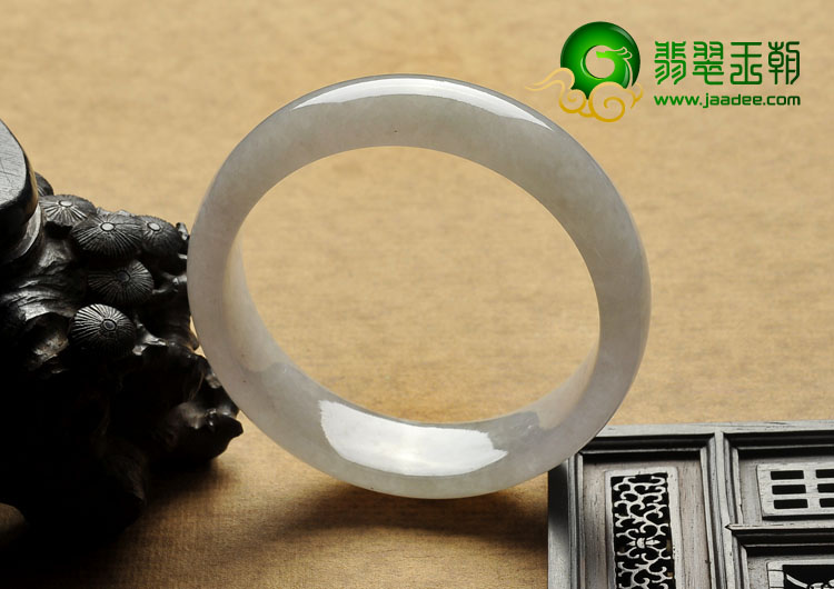 糯冰种淡晴水缅甸翡翠A货手镯（58.6mm）