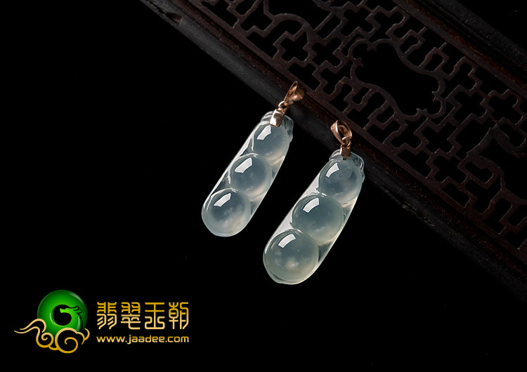 冰种淡晴水缅甸翡翠A货四季豆挂件（一对）