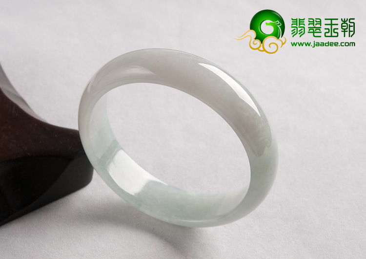 糯冰种淡晴水缅甸翡翠A货手镯（61.3mm）