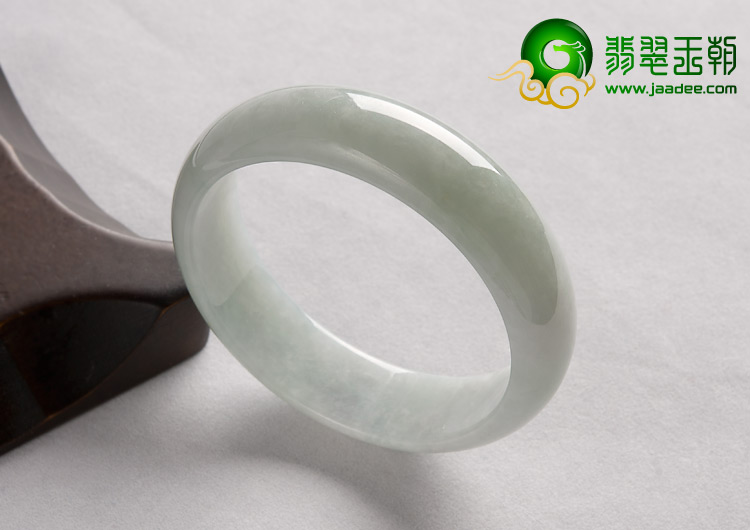 糯冰种淡晴水缅甸翡翠A货手镯（60.5mm）