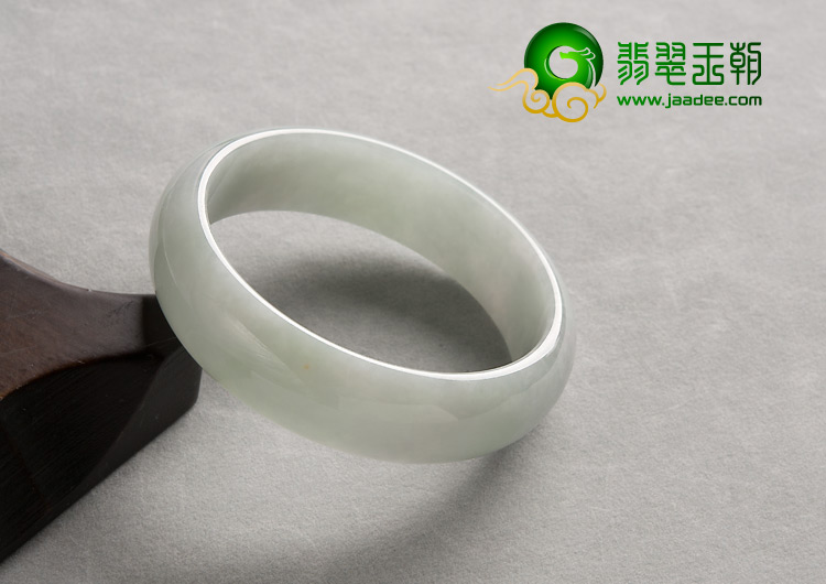 糯冰种淡晴水缅甸翡翠A货手镯（60.5mm）