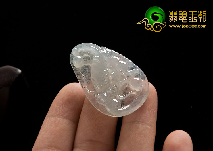 冰种淡晴水缅甸翡翠A货龙牌挂件