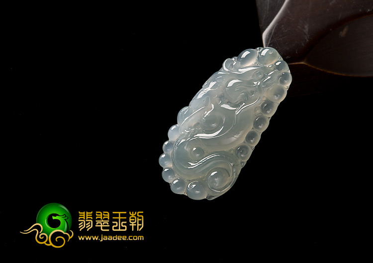 冰种晴水缅甸翡翠A货龙牌挂件