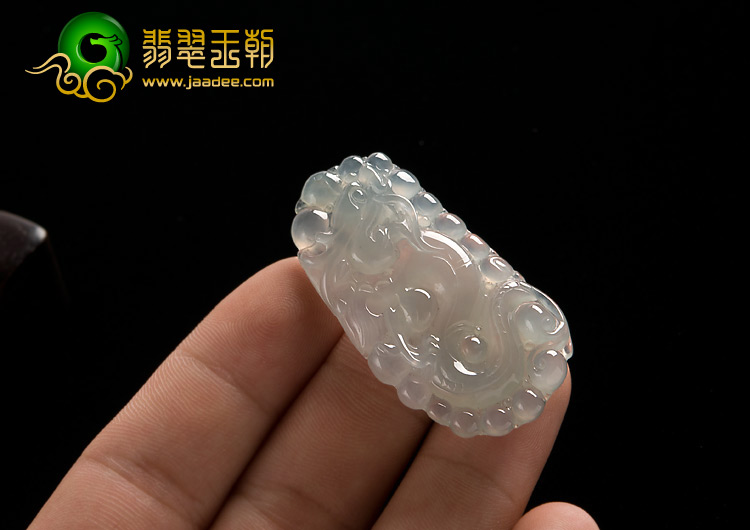 冰种晴水缅甸翡翠A货龙牌挂件