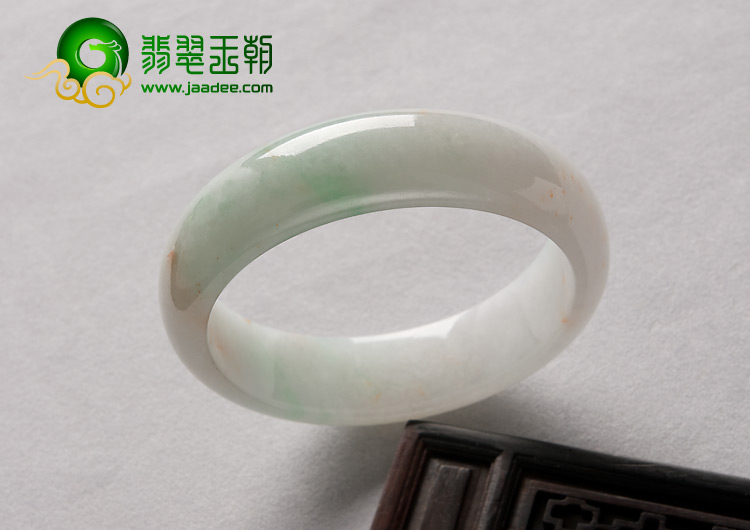 糯冰种晴水缅甸翡翠A货手镯（55.7mm）