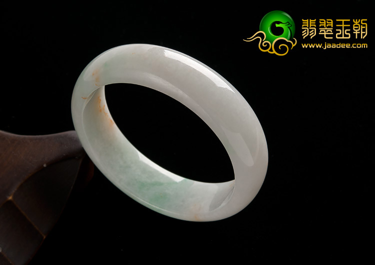 糯冰种晴水缅甸翡翠A货手镯（55.7mm）