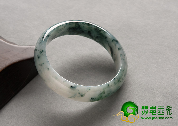 糯冰种飘花缅甸翡翠A货手镯（57.1mm）