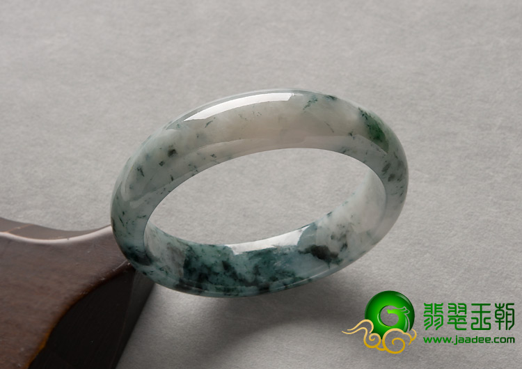 糯冰种飘花缅甸翡翠A货手镯（57.1mm）