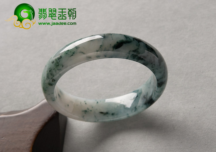 糯冰种飘花缅甸翡翠A货手镯（57.1mm）
