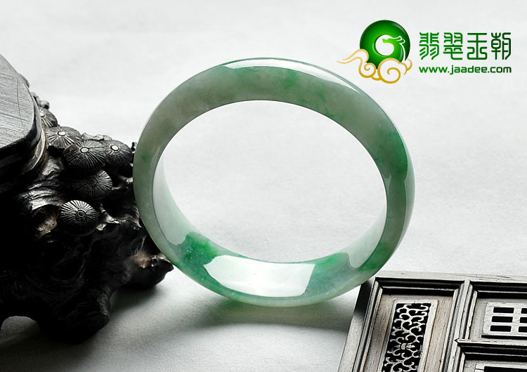 糯冰种飘翠缅甸翡翠A货手镯（59.4mm）