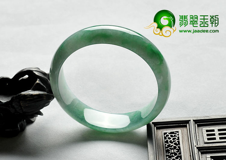 糯冰种飘翠缅甸翡翠A货手镯（59.6mm）