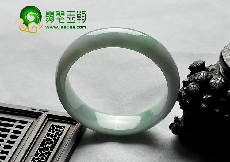 糯冰种春带彩缅甸翡翠A货手镯（59.4mm）