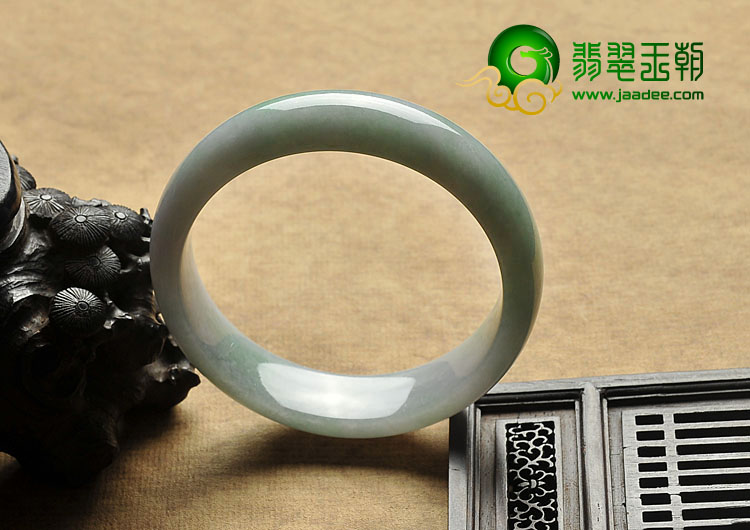 糯冰种春带彩缅甸翡翠A货手镯（59.4mm）
