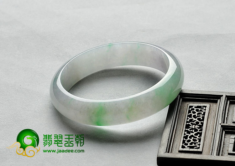 糯冰种春带彩缅甸翡翠A货手镯（57.7mm）