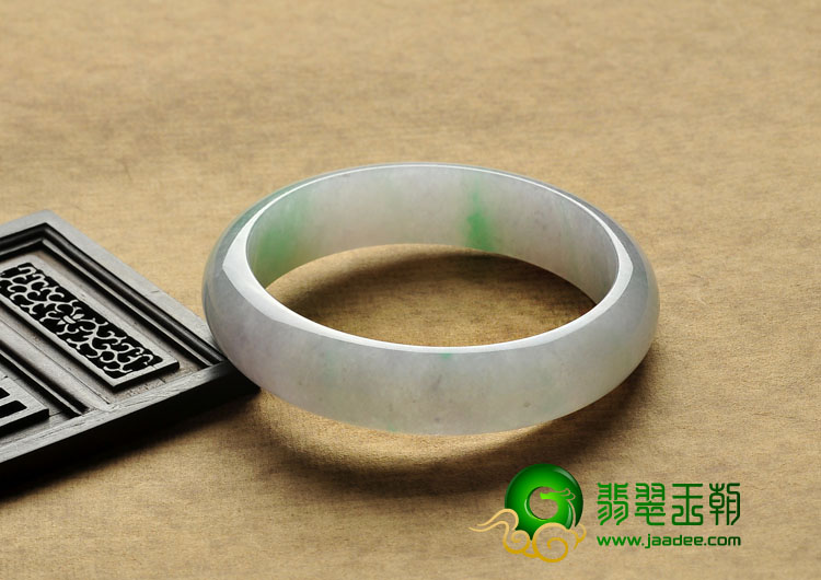糯冰种春带彩缅甸翡翠A货手镯（57.7mm）