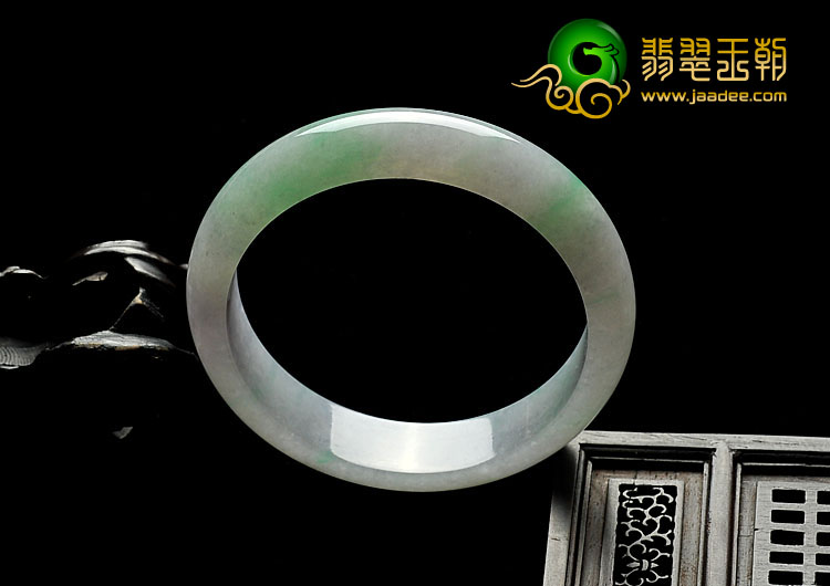 糯冰种春带彩缅甸翡翠A货手镯（57.7mm）