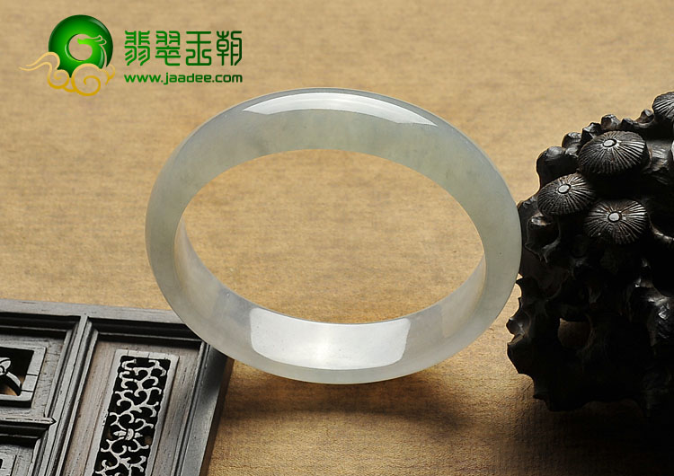 冰种晴水缅甸翡翠A货贵妃镯（54.9-49.6mm）
