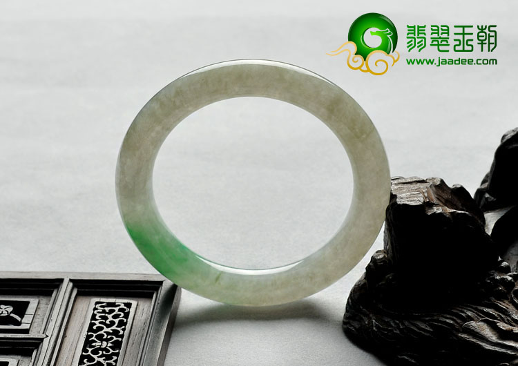 糯冰种翠色缅甸翡翠A货圆条手镯（49.2mm）