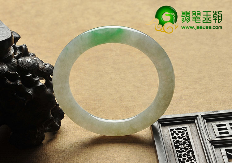 糯冰种翠色缅甸翡翠A货圆条手镯（49.2mm）