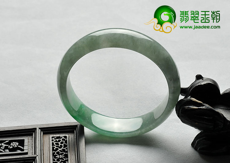 糯冰种翠色缅甸翡翠A货手镯（59.4mm）