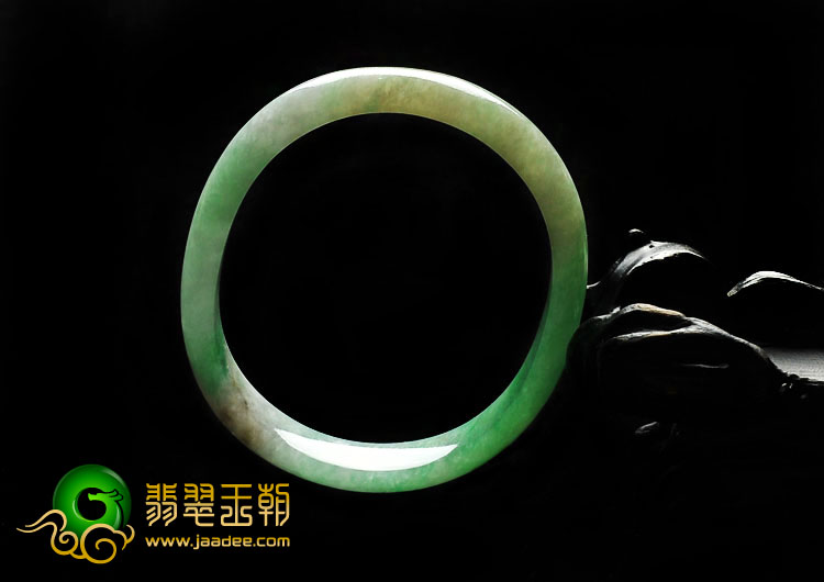 糯冰种翠色缅甸翡翠A货贵妃镯（59.3-49.8mm）