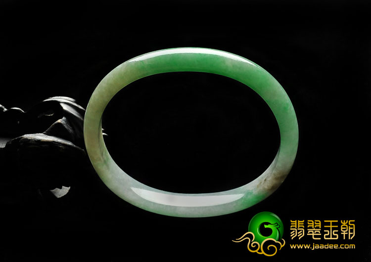 糯冰种翠色缅甸翡翠A货贵妃镯（59.3-49.8mm）