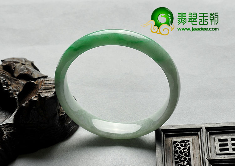 糯冰种翠色缅甸翡翠A货手镯（59.3mm）