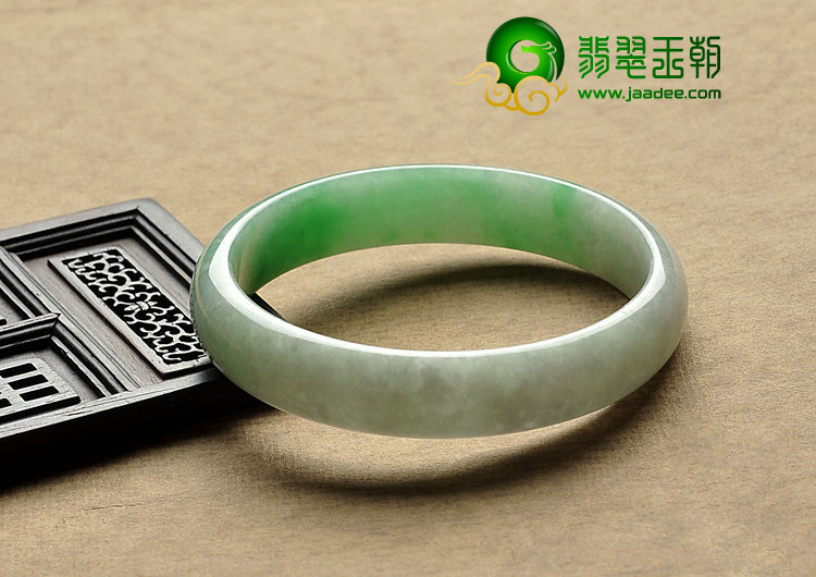 糯冰种翠色缅甸翡翠A货手镯（59.3mm）