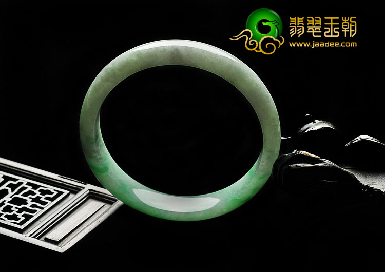 糯冰种翠色缅甸翡翠A货手镯（59.3mm）