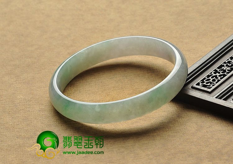 糯冰种飘翠缅甸翡翠A货手镯（57.8mm）