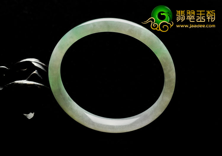 糯冰种飘翠缅甸翡翠A货手镯（57.8mm）