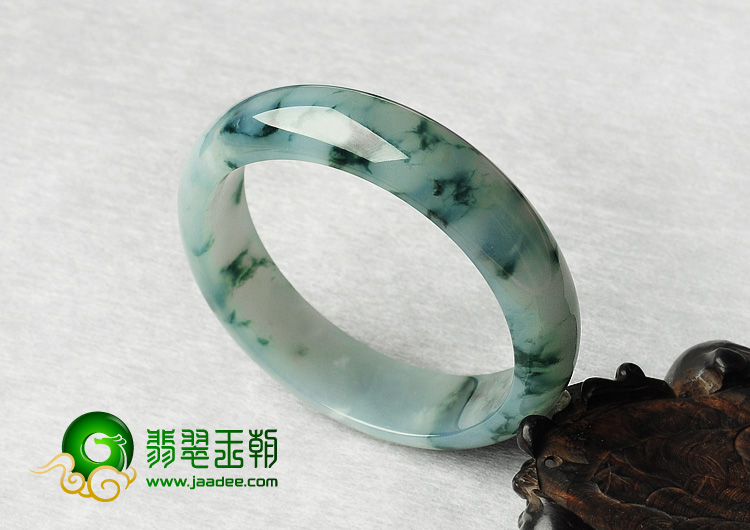 糯冰种飘花缅甸翡翠A货手镯（57.7mm）