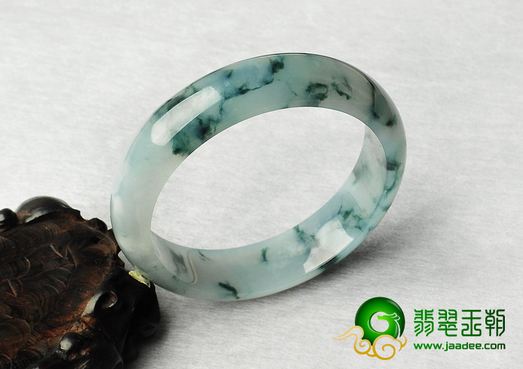 糯冰种飘花缅甸翡翠A货手镯（57.7mm）