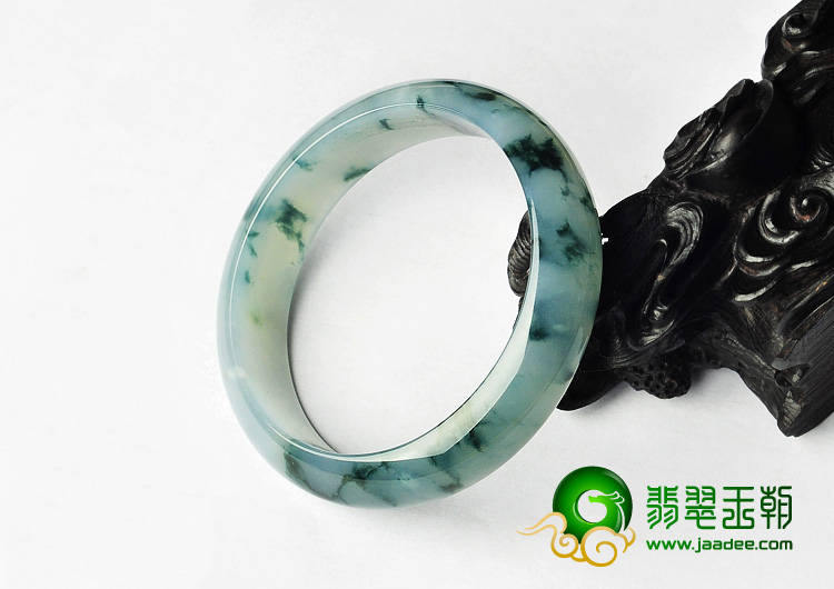 糯冰种飘花缅甸翡翠A货手镯（57.7mm）