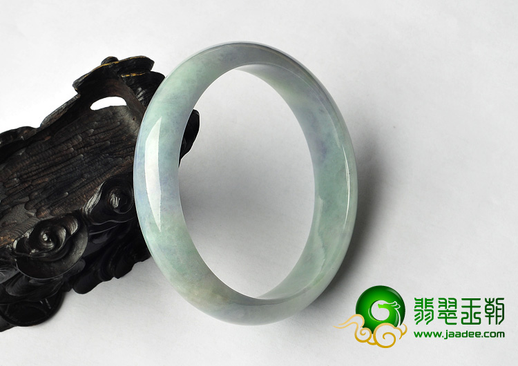 糯冰种淡春带彩缅甸翡翠A货手镯（64.7mm）