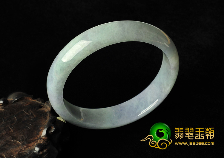 糯冰种淡春带彩缅甸翡翠A货手镯（64.7mm）
