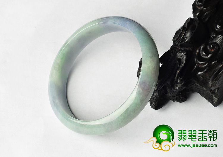 糯冰种淡春带彩缅甸翡翠A货手镯（64.7mm）
