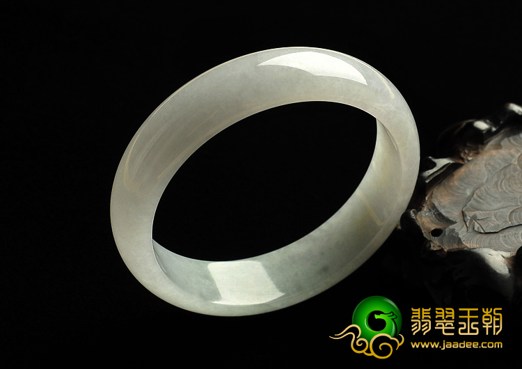 糯冰种淡晴水缅甸翡翠A货手镯（58.1mm）