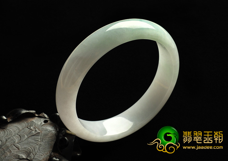 糯冰种略飘花缅甸翡翠A货手镯（58.2mm）