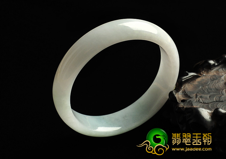 糯冰种略飘花缅甸翡翠A货手镯（58.2mm）