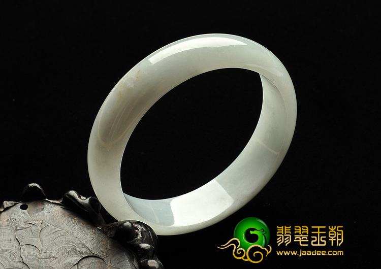 糯冰种淡晴水缅甸翡翠A货手镯（55.9mm）