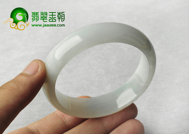 糯冰种淡晴水缅甸翡翠A货手镯（55.9mm）