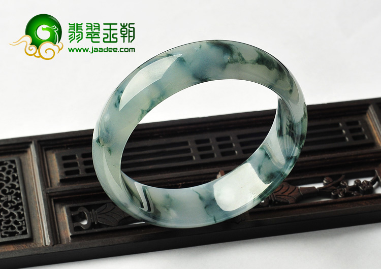 糯冰种飘花缅甸翡翠A货手镯（57.8mm）