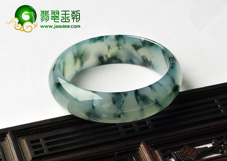 糯冰种飘花缅甸翡翠A货手镯（57.8mm）