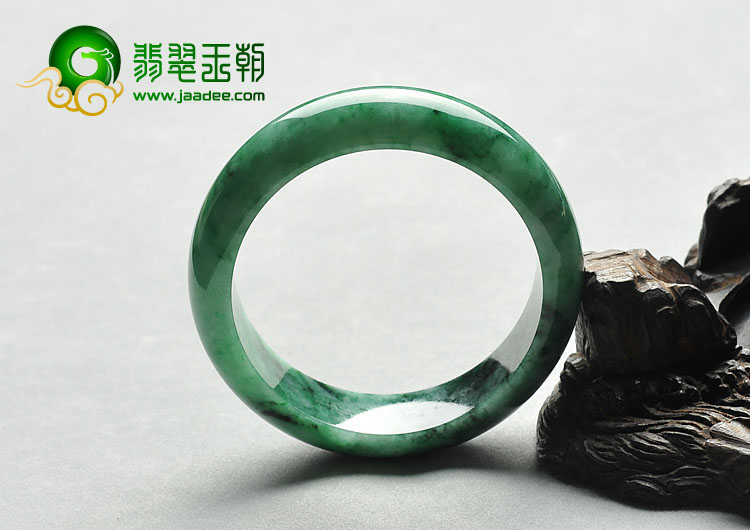 糯冰种浓绿缅甸翡翠A货手镯（54.3mm）