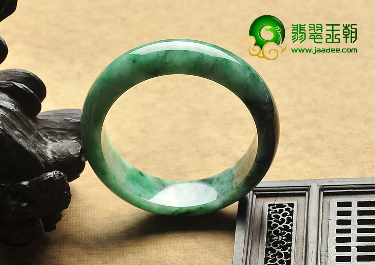 糯冰种浓绿缅甸翡翠A货手镯（54.3mm）