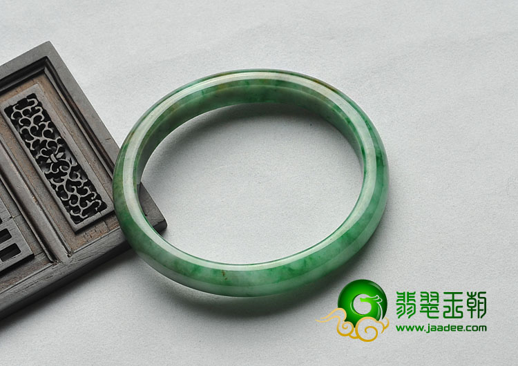 糯冰种黄加绿缅甸翡翠A货贵妃镯（56.8-49.6mm）
