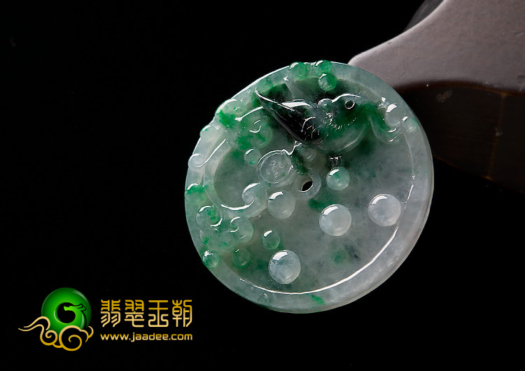 冰种飘翠缅甸翡翠A货龙凤牌挂件