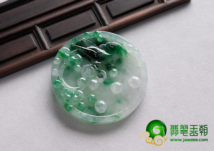 冰种飘翠缅甸翡翠A货龙凤牌挂件