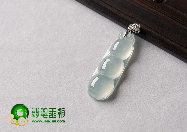 冰种缅甸翡翠A货四季豆挂件